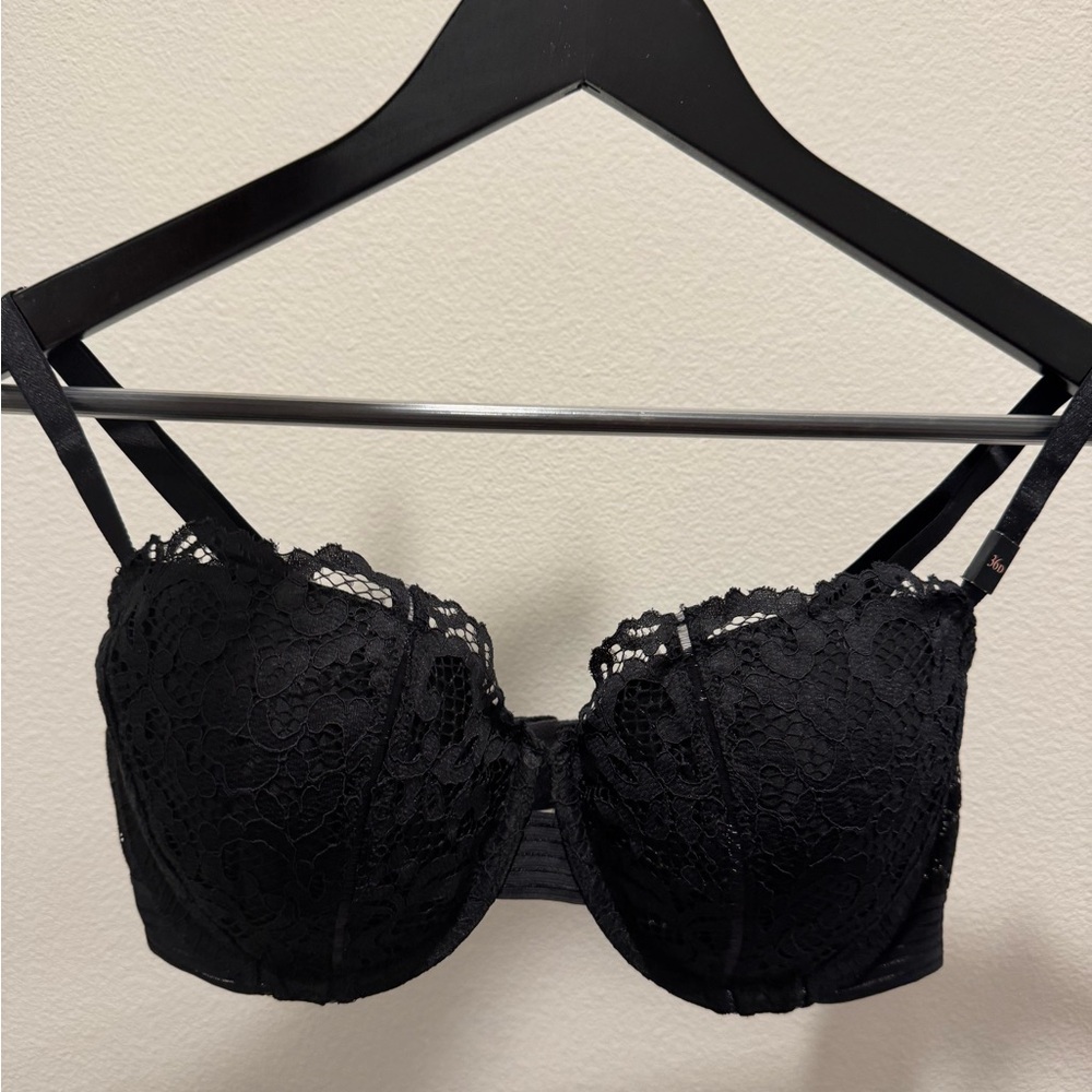 Victorias Secret Elegant Black Lace Bra